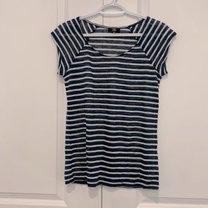 *3 items for $21* like new linen Jacob tshirt